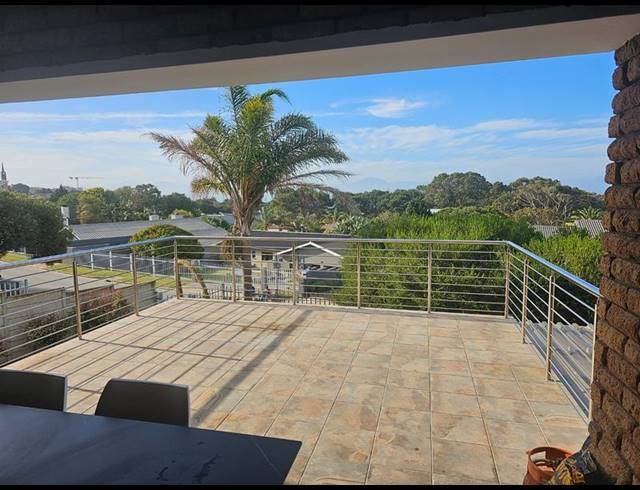 8 BEDROOM HOUSE FOR SALE IN MOSSEL BAY CENTRAL